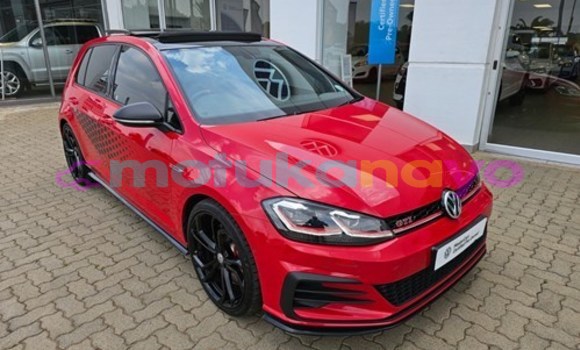 Buy Used Volkswagen Golf GTI Red Car in Kinshasa in Kinshasa