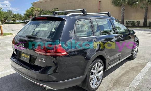 Buy Used Volkswagen Golf GTI Red Car in Kinshasa in Kinshasa Buy Used Volkswagen Golf GTI Red Car in Kinshasa in Kinshasa