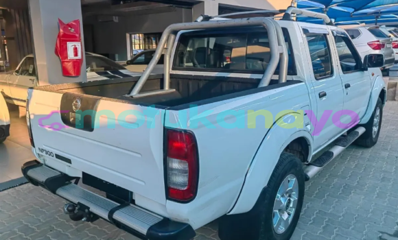 Buy Used Nissan NP 300 White Car in Kinshasa in Kinshasa Buy Used Nissan NP 300 White Car in Kinshasa in Kinshasa