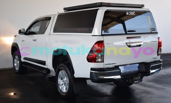 Buy Used Toyota Hilux White Car in Kinshasa in Kinshasa Buy Used Toyota Hilux White Car in Kinshasa in Kinshasa