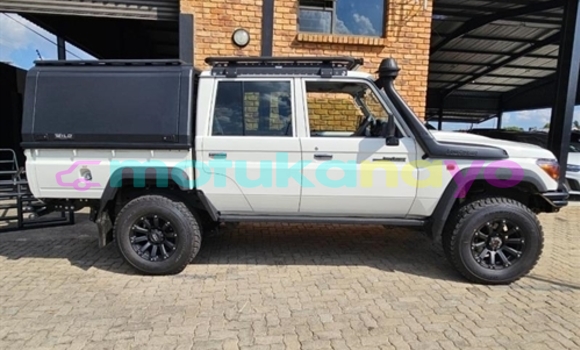Buy Used Toyota Land Cruiser White Car in Kinshasa in Kinshasa Buy Used Toyota Land Cruiser White Car in Kinshasa in Kinshasa
