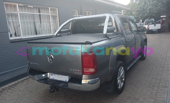 Buy Used Volkswagen Amarok Blue Car in Lubumbashi in Katanga Buy Used Volkswagen Amarok Blue Car in Lubumbashi in Katanga