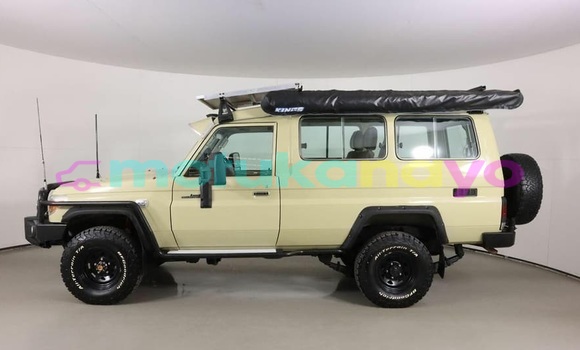Buy Used Toyota Land Cruiser Beige Car in Kinshasa in Kinshasa Buy Used Toyota Land Cruiser Beige Car in Kinshasa in Kinshasa