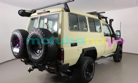 Buy Used Toyota Land Cruiser Beige Car in Kinshasa in Kinshasa Buy Used Toyota Land Cruiser Beige Car in Kinshasa in Kinshasa
