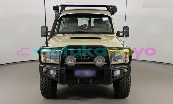 Buy Used Toyota Land Cruiser Beige Car in Kinshasa in Kinshasa Buy Used Toyota Land Cruiser Beige Car in Kinshasa in Kinshasa