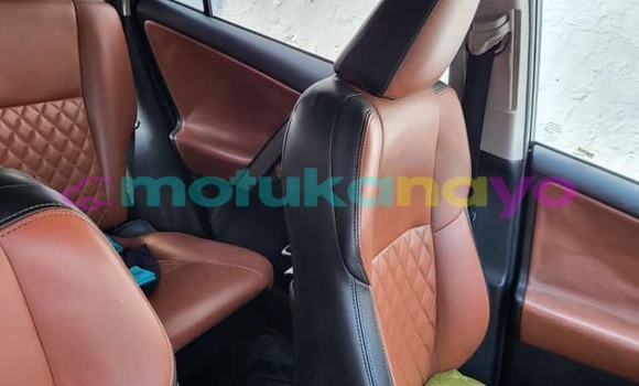 Acheter Neuf Voiture Toyota RAV4 Gris à Kinshasa, Kinshasa Acheter Neuf Voiture Toyota RAV4 Gris à Kinshasa, Kinshasa