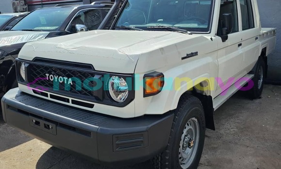 Acheter Occasion Voiture Toyota Land Cruiser Blanc à Kinshasa, Kinshasa Acheter Occasion Voiture Toyota Land Cruiser Blanc à Kinshasa, Kinshasa