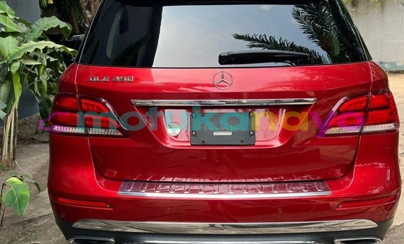 Acheter Occasion Voiture Mercedes‒Benz CLK–Class Rouge à Kinshasa, Kinshasa Acheter Occasion Voiture Mercedes‒Benz CLK–Class Rouge à Kinshasa, Kinshasa