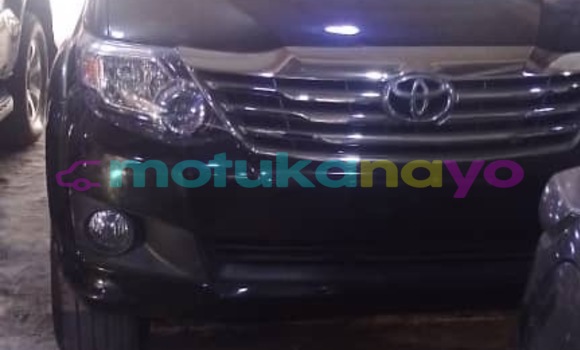 Acheter Neuf Voiture Toyota Fortuner Noir à Kinshasa, Kinshasa Acheter Neuf Voiture Toyota Fortuner Noir à Kinshasa, Kinshasa