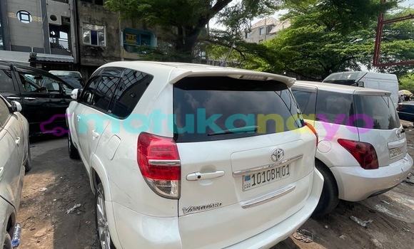 Acheter Neuf Voiture Toyota Vanguard Blanc à Kinshasa, Kinshasa Acheter Neuf Voiture Toyota Vanguard Blanc à Kinshasa, Kinshasa