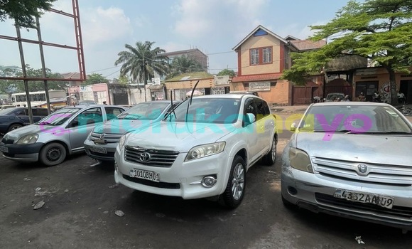 Acheter Neuf Voiture Toyota Vanguard Blanc à Kinshasa, Kinshasa Acheter Neuf Voiture Toyota Vanguard Blanc à Kinshasa, Kinshasa