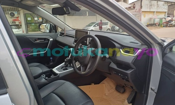 Acheter Neuf Voiture Toyota RAV4 Gris à Kinshasa, Kinshasa Acheter Neuf Voiture Toyota RAV4 Gris à Kinshasa, Kinshasa