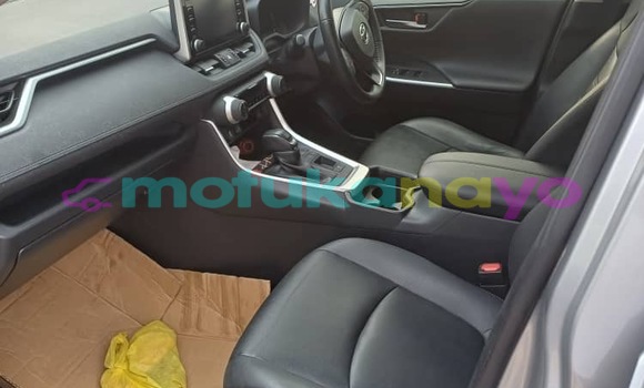 Acheter Neuf Voiture Toyota RAV4 Gris à Kinshasa, Kinshasa Acheter Neuf Voiture Toyota RAV4 Gris à Kinshasa, Kinshasa