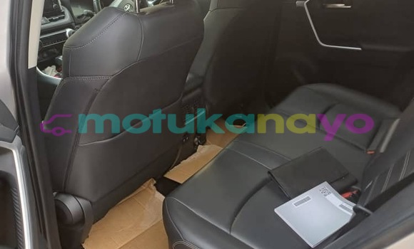 Acheter Neuf Voiture Toyota RAV4 Gris à Kinshasa, Kinshasa Acheter Neuf Voiture Toyota RAV4 Gris à Kinshasa, Kinshasa