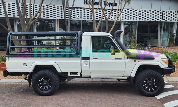 Buy Used Toyota Land Cruiser Beige Car in Kisangani in Haut-Congo Buy Used Toyota Land Cruiser Beige Car in Kisangani in Haut-Congo