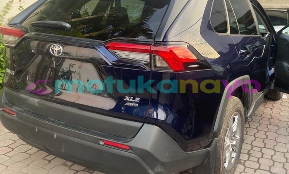 Acheter Occasion Voiture Toyota RAV 4 Bleu à Kinshasa, Kinshasa Acheter Occasion Voiture Toyota RAV 4 Bleu à Kinshasa, Kinshasa
