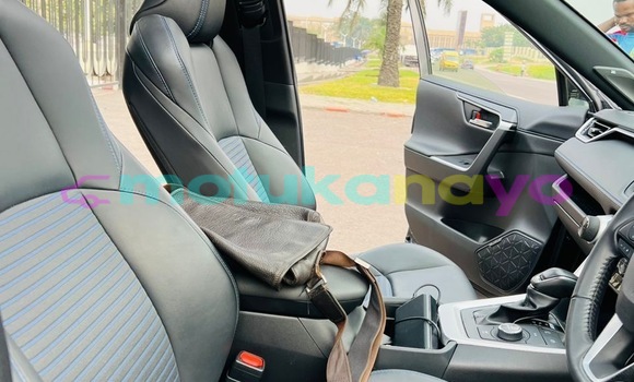 Acheter Occasion Voiture Toyota RAV 4 Gris à Kinshasa, Kinshasa Acheter Occasion Voiture Toyota RAV 4 Gris à Kinshasa, Kinshasa