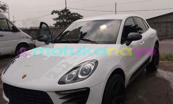 Buy Used Porsche Macan White Car in Kinshasa in Kinshasa