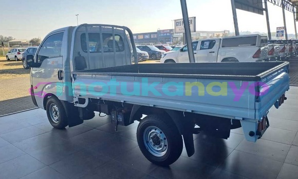 Buy Used Kia K7 White Car in Butembo in Nord-Kivu Buy Used Kia K7 White Car in Butembo in Nord-Kivu