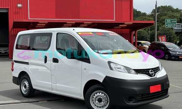 Buy Used Nissan NV200 White Car in Kisangani in Haut-Congo