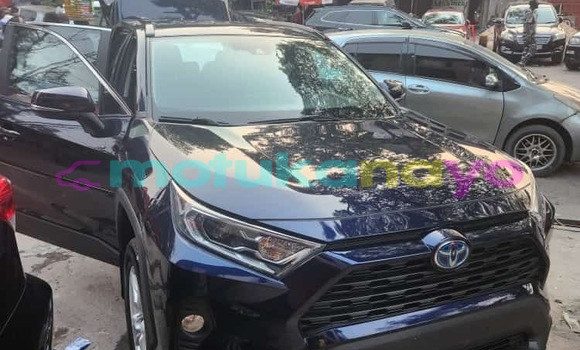 Acheter Occasion Voiture Toyota RAV 4 Bleu à Kinshasa, Kinshasa Acheter Occasion Voiture Toyota RAV 4 Bleu à Kinshasa, Kinshasa