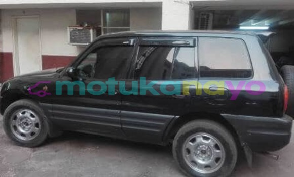 Buy Used Toyota RAV4 Green Car in Kinshasa in Kinshasa Buy Used Toyota RAV4 Green Car in Kinshasa in Kinshasa