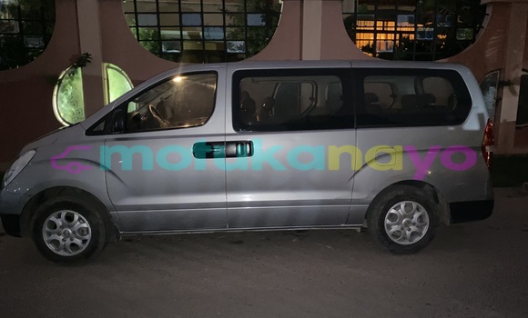 Acheter Neuf Voiture Hyundai H1 Gris à Kinshasa, Kinshasa Acheter Neuf Voiture Hyundai H1 Gris à Kinshasa, Kinshasa