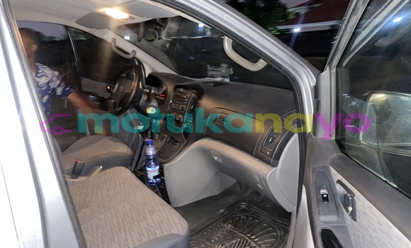 Acheter Neuf Voiture Hyundai H1 Gris à Kinshasa, Kinshasa Acheter Neuf Voiture Hyundai H1 Gris à Kinshasa, Kinshasa