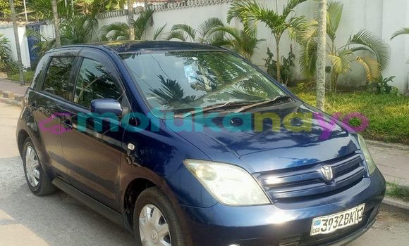 Buy Used Toyota Ist Blue Car in Kinshasa in Kinshasa Buy Used Toyota Ist Blue Car in Kinshasa in Kinshasa