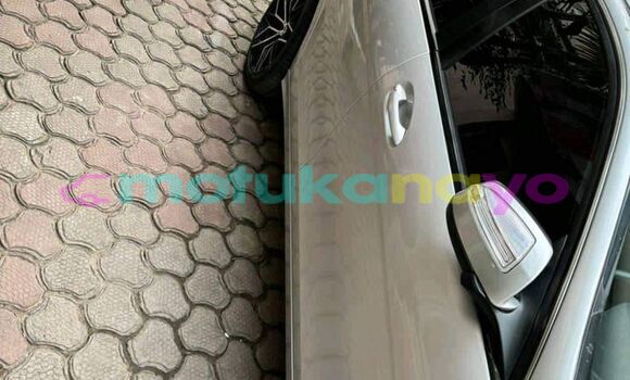 Buy Used Mercedes‒Benz M–Class Black Car in Basankusu in Equateur Buy Used Mercedes‒Benz M–Class Black Car in Basankusu in Equateur