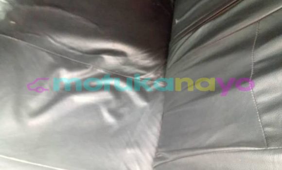 Buy Used Toyota Vitz Silver Car in Kinshasa in Kinshasa Buy Used Toyota Vitz Silver Car in Kinshasa in Kinshasa