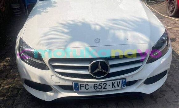 Acheter Occasion Voiture Mercedes‒Benz C–Class Blanc à Bandundu, Bandundu Acheter Occasion Voiture Mercedes‒Benz C–Class Blanc à Bandundu, Bandundu
