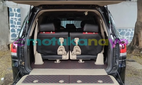 Acheter Occasion Voiture Toyota Land Cruiser Noir à Kinshasa, Kinshasa Acheter Occasion Voiture Toyota Land Cruiser Noir à Kinshasa, Kinshasa