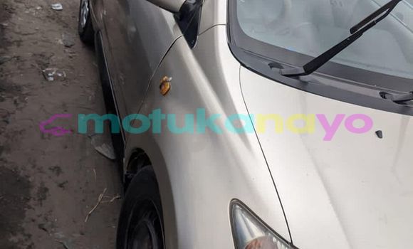 Buy Used Toyota Ist Beige Car in Kinshasa in Kinshasa Buy Used Toyota Ist Beige Car in Kinshasa in Kinshasa