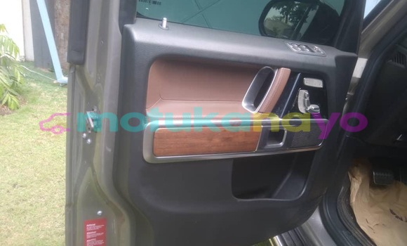 Buy Used Mercedes‒Benz SLK–Class Silver Car in Kinshasa in Kinshasa Buy Used Mercedes‒Benz SLK–Class Silver Car in Kinshasa in Kinshasa