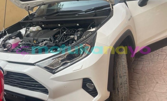 Acheter Occasion Voiture Toyota RAV 4 Blanc à Kinshasa, Kinshasa Acheter Occasion Voiture Toyota RAV 4 Blanc à Kinshasa, Kinshasa