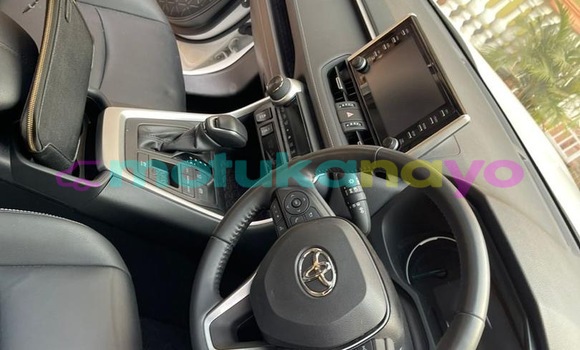 Acheter Occasion Voiture Toyota RAV 4 Blanc à Kinshasa, Kinshasa Acheter Occasion Voiture Toyota RAV 4 Blanc à Kinshasa, Kinshasa