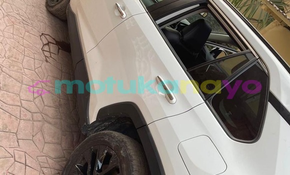 Acheter Occasion Voiture Toyota RAV 4 Blanc à Kinshasa, Kinshasa Acheter Occasion Voiture Toyota RAV 4 Blanc à Kinshasa, Kinshasa