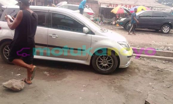 Buy Used Toyota Ist Silver Car in Kinshasa in Kinshasa Buy Used Toyota Ist Silver Car in Kinshasa in Kinshasa