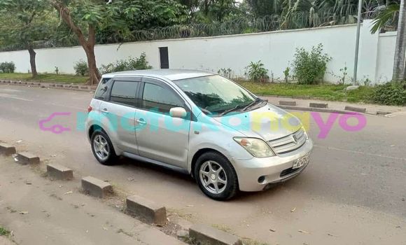 Buy Used Toyota Ist Silver Car in Kinshasa in Kinshasa Buy Used Toyota Ist Silver Car in Kinshasa in Kinshasa