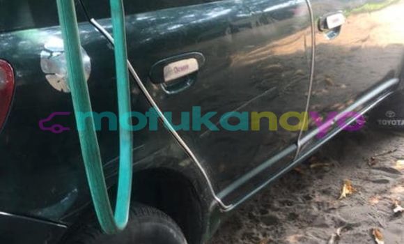 Buy Used Toyota Yaris Green Car in Kinshasa in Kinshasa Buy Used Toyota Yaris Green Car in Kinshasa in Kinshasa