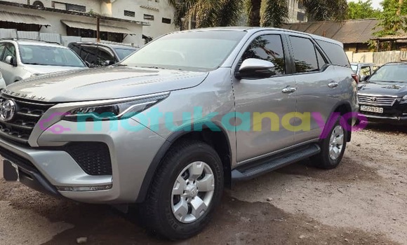 Acheter Occasion Voiture Toyota Fortuner Gris à Kinshasa, Kinshasa Acheter Occasion Voiture Toyota Fortuner Gris à Kinshasa, Kinshasa