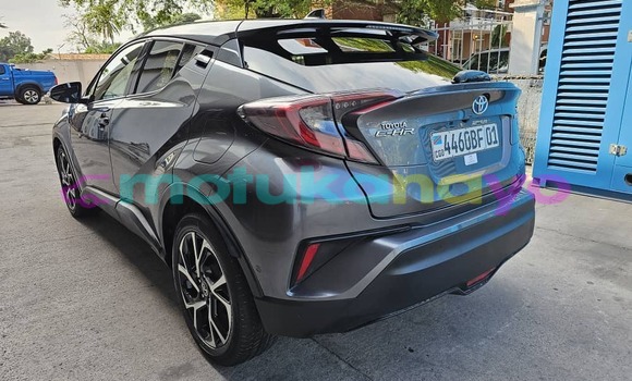 Buy Used Toyota C-HR Silver Car in Kinshasa in Kinshasa Buy Used Toyota C-HR Silver Car in Kinshasa in Kinshasa
