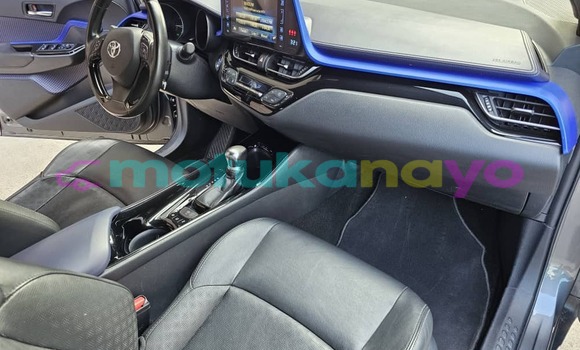 Buy Used Toyota C-HR Silver Car in Kinshasa in Kinshasa Buy Used Toyota C-HR Silver Car in Kinshasa in Kinshasa