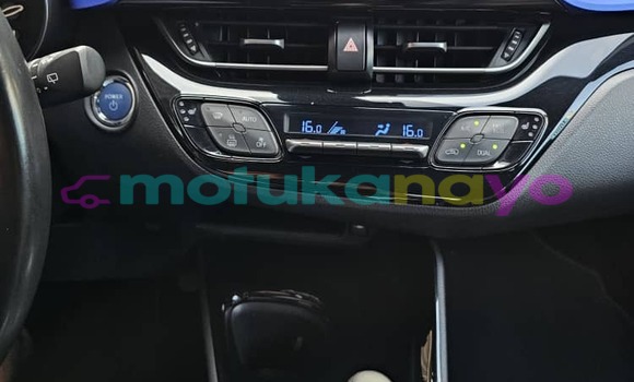 Buy Used Toyota C-HR Silver Car in Kinshasa in Kinshasa Buy Used Toyota C-HR Silver Car in Kinshasa in Kinshasa