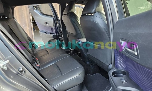 Buy Used Toyota C-HR Silver Car in Kinshasa in Kinshasa Buy Used Toyota C-HR Silver Car in Kinshasa in Kinshasa