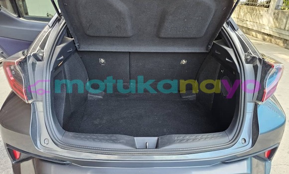 Buy Used Toyota C-HR Silver Car in Kinshasa in Kinshasa Buy Used Toyota C-HR Silver Car in Kinshasa in Kinshasa