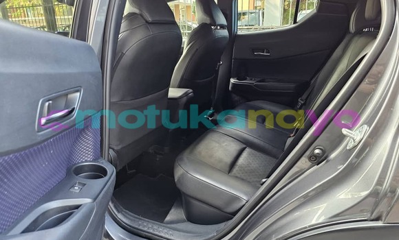 Buy Used Toyota C-HR Silver Car in Kinshasa in Kinshasa Buy Used Toyota C-HR Silver Car in Kinshasa in Kinshasa
