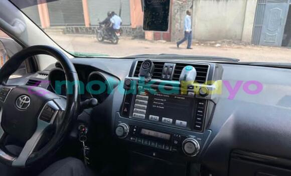 Buy Used Toyota Land Cruiser Prado White Car in Kinshasa in Kinshasa Buy Used Toyota Land Cruiser Prado White Car in Kinshasa in Kinshasa