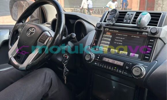 Buy Used Toyota Land Cruiser Prado White Car in Kinshasa in Kinshasa Buy Used Toyota Land Cruiser Prado White Car in Kinshasa in Kinshasa